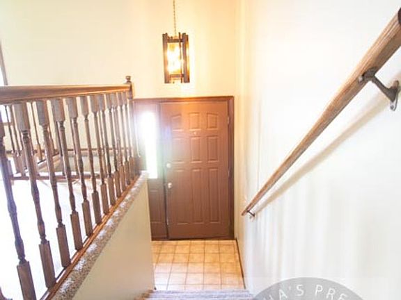 2nd image of 15134 Farnam Cir