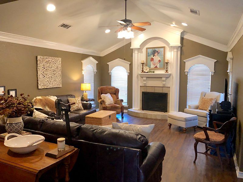 1st image of 108 Paint Brush Cir