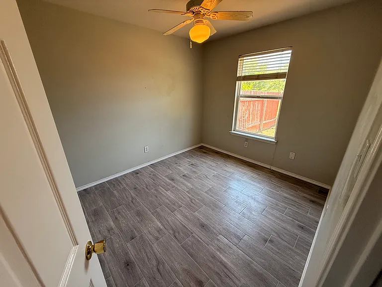 1235 Orchard Park Cir — Photo 8