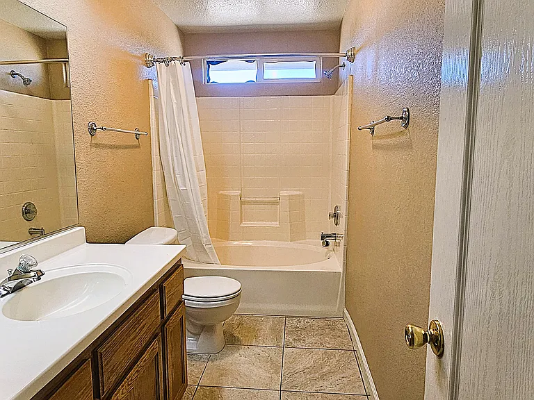 8221 E Ave — Photo 7