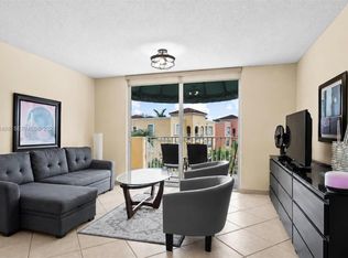 19701 E Country Club Dr #5604, Aventura, FL 33180