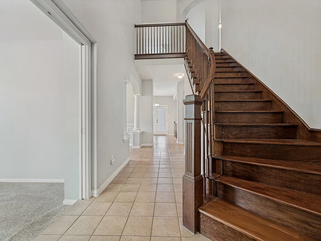 4 bed, 3.5 bath, 3488 sqft, $3,295 — Photo 2
