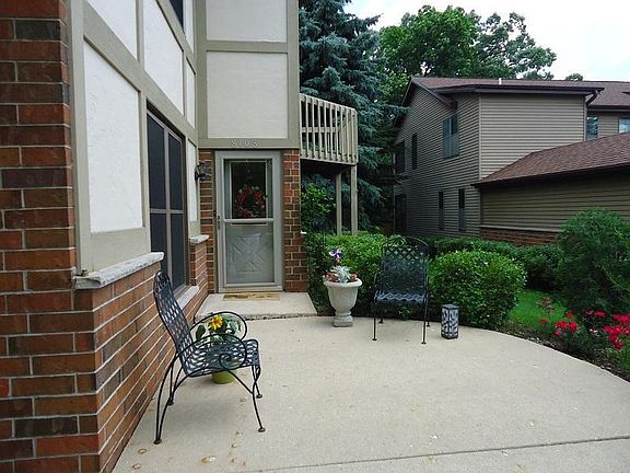 2nd image of 8108 S Forest Hills Cir
