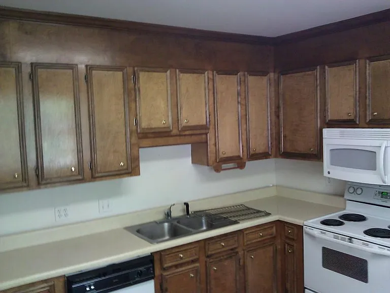 925 Maple St — Photo 9
