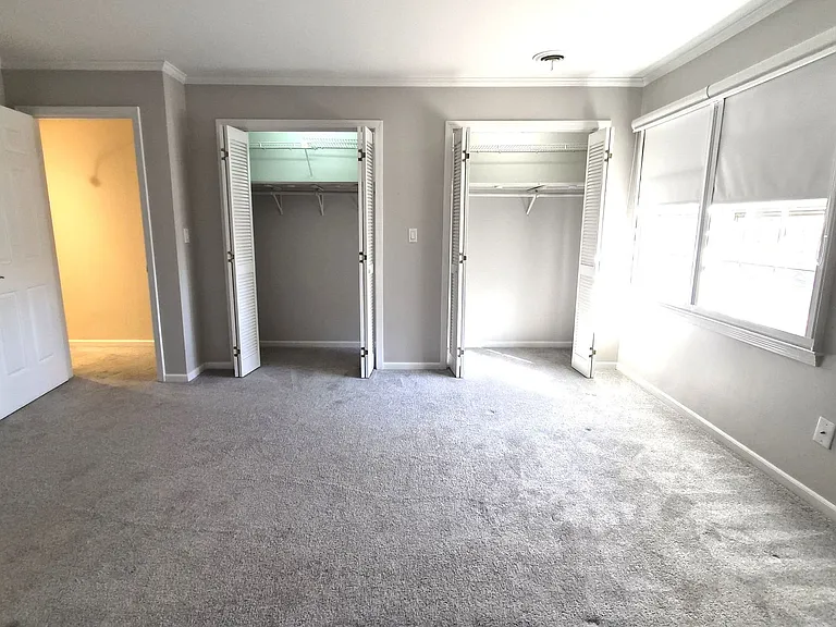 900 N Main St #19 — Photo 12