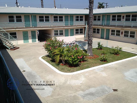 3rd image of 10600 S Inglewood Ave #7