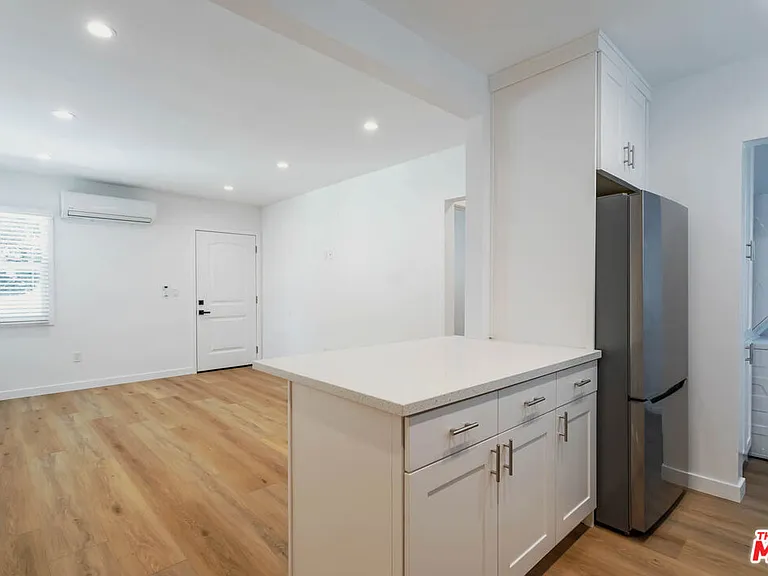 815 W Glenoaks Blvd #A — Photo 7