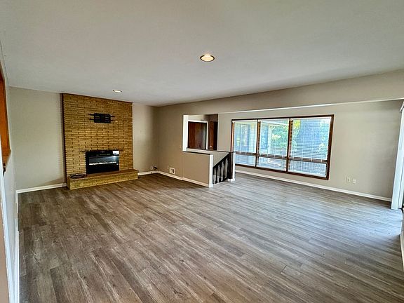 3rd image of 5007 S Fuller Ave