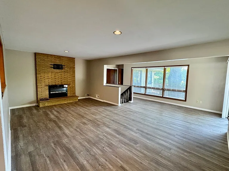 5007 S Fuller Ave — Photo 3