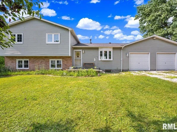 402 E Smyth St, Secor, IL 61771