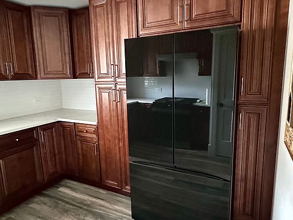 4th image of 6040 Lake Bluff Dr Unit 501