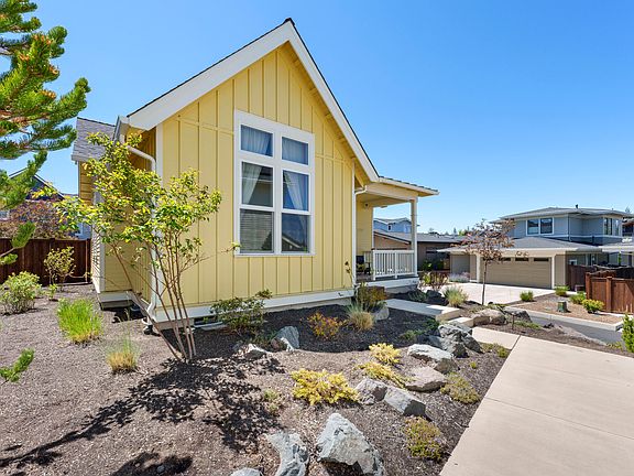 3rd image of 2771 NW High Lakes Loop