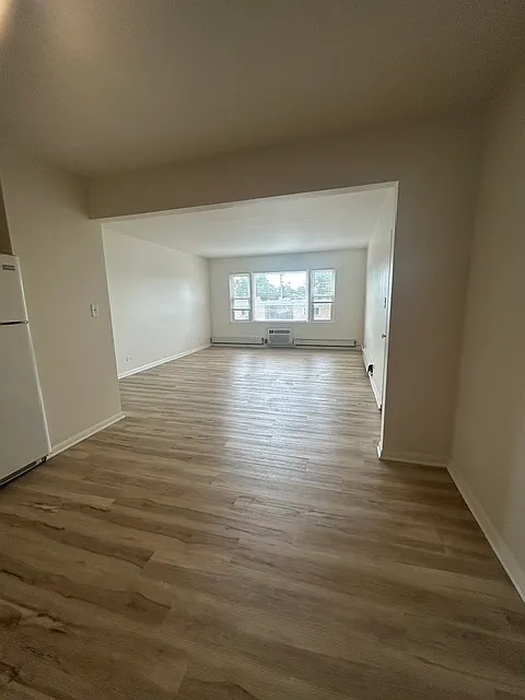 1107 Cermak Rd — Photo 2