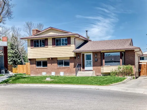 28 S Rundlelawn Pl NE, Calgary, AB T1Y 3P5