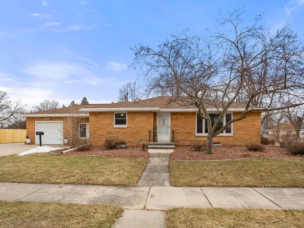 213 W 16th St, Kaukauna, WI 54130