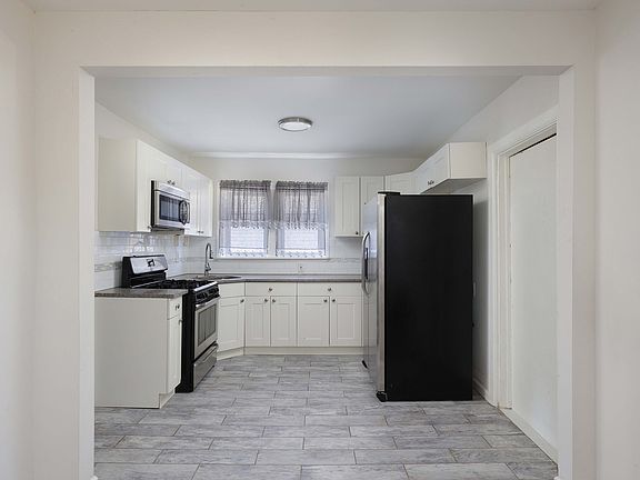 4th image of 337 White St Floor 2