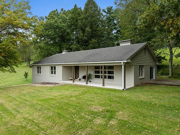 2nd image of 113 Conifer Circle