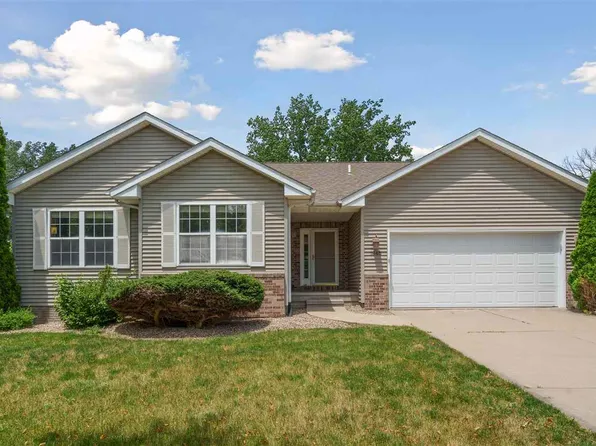1845 Southbrook Dr, Ely, IA 52227