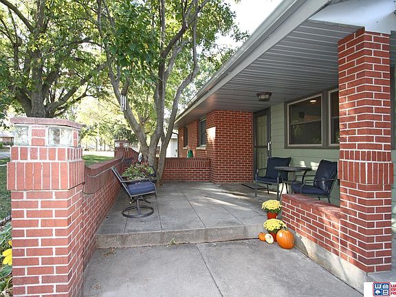 2nd image of 1827 E Bermuda Dr