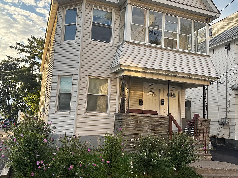 2033 Avenue A #2