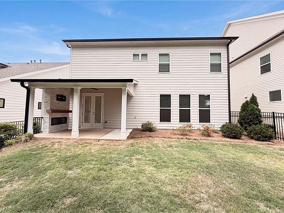 5th image of 820 Pennington View Ln