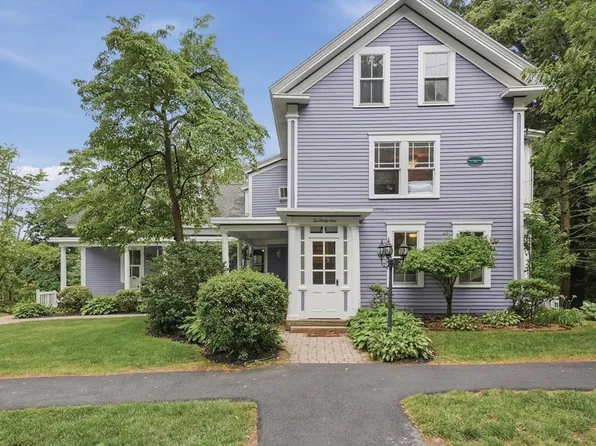 239 Fairmount St, Lowell, MA 01852