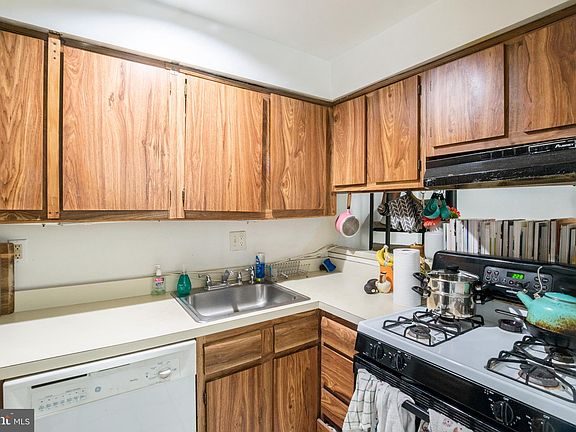 3rd image of 1137 Pine St APT 102