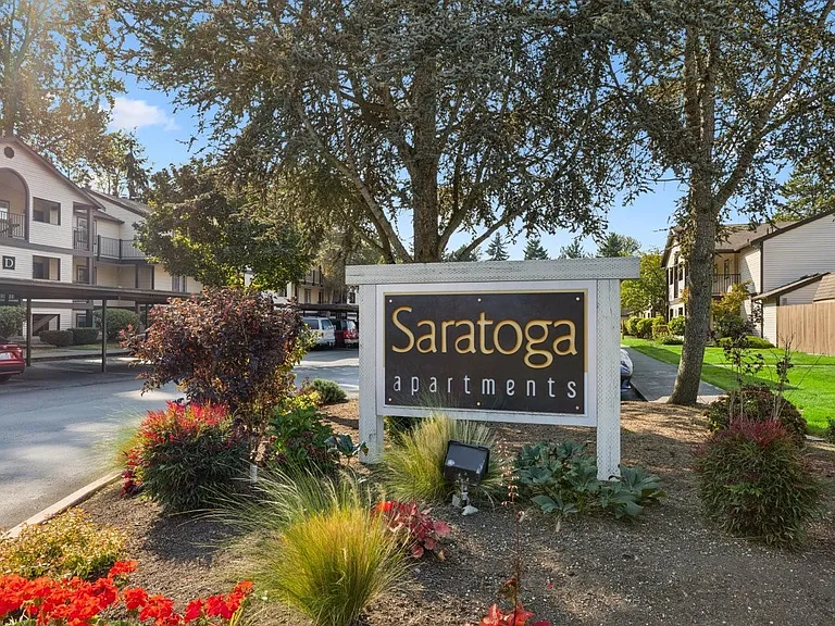 Saratoga — Photo 34