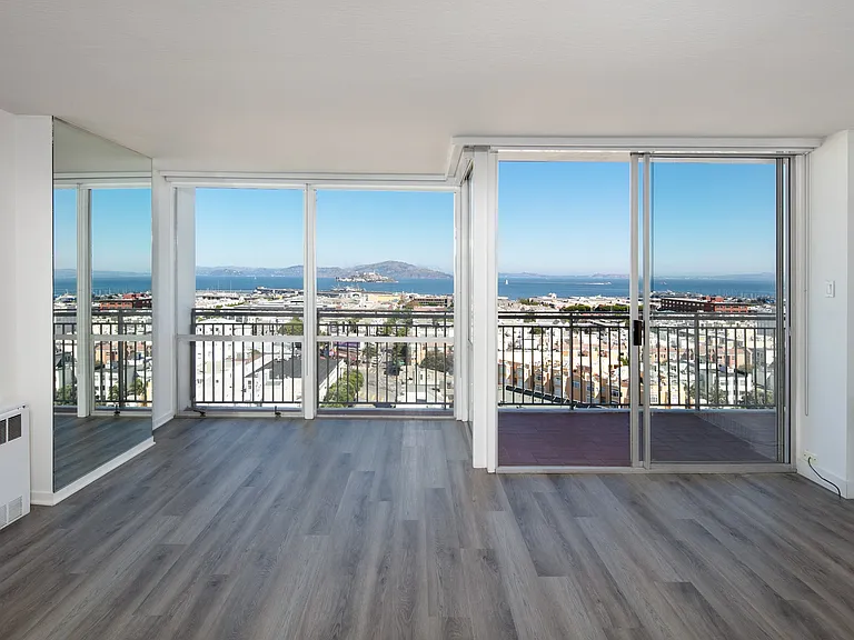 Crystal Tower Apartments — Photo 25
