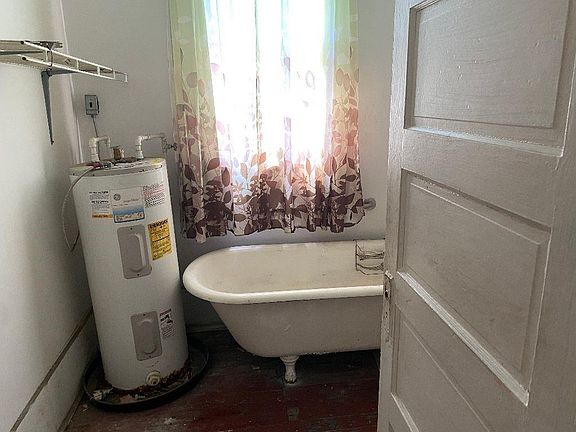 5th image of 2125-27 Saint Anthony Ave
