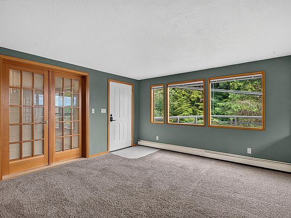 2nd image of 621 Pine St #619