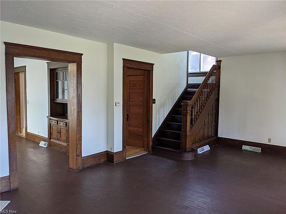 4th image of 35 Lincoln Ave