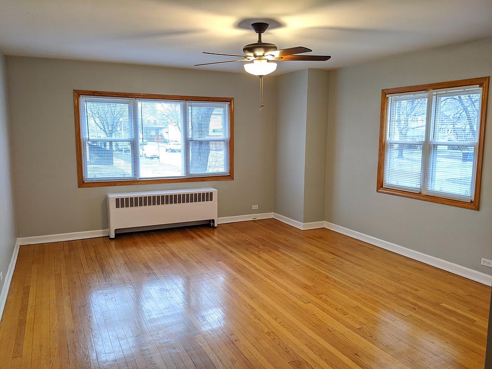 1st image of 4454 N Lockwood Ave #1