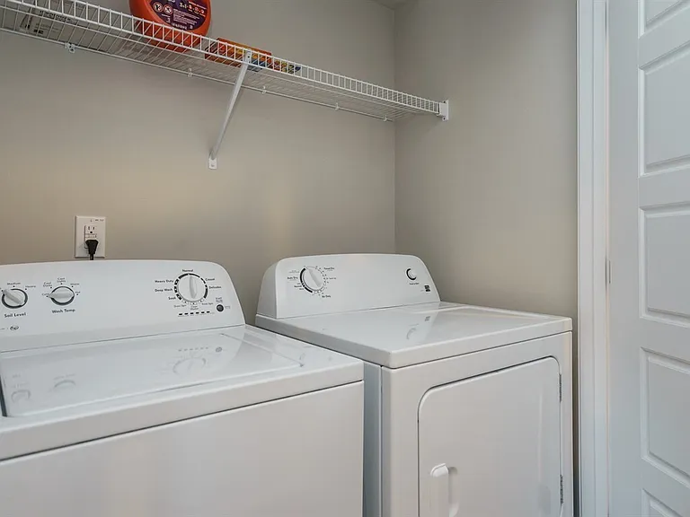 1120 Midtowne Way #1 — Photo 4