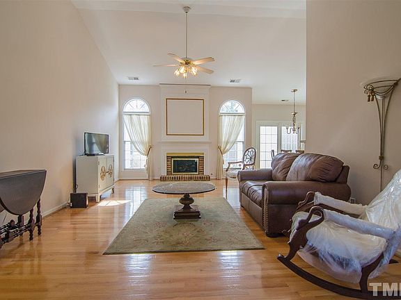 3rd image of 2 Lynnwood Valley Ct