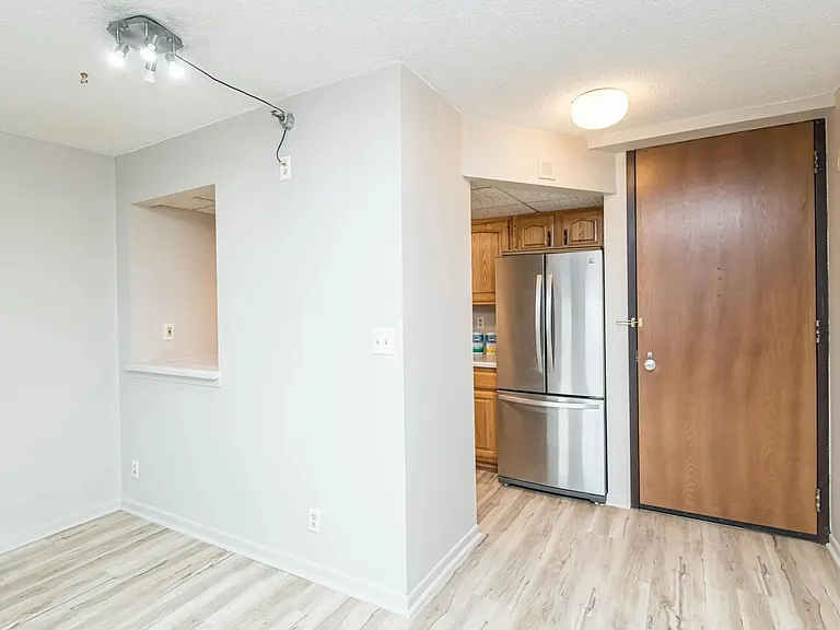 220 Broadway Ave S #908 — Photo 6