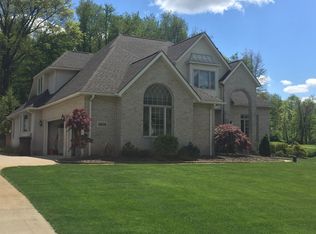 1348 Maxfli Dr, Akron, OH 44312