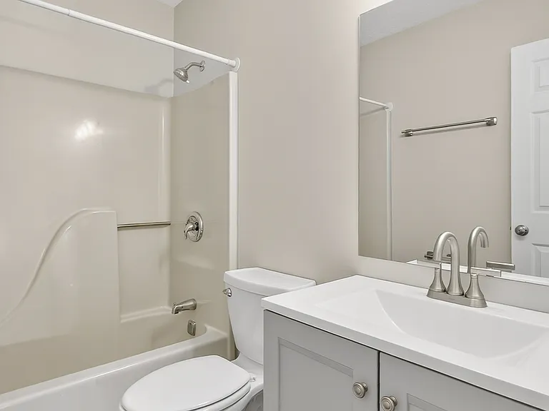 601 E Grundy St #B — Photo 23