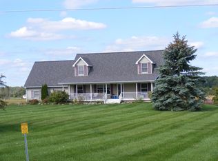 2113 Peppermill Rd, Lapeer, MI 48446