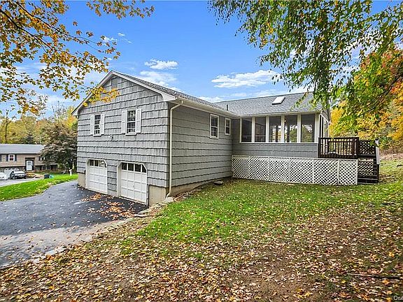 3rd image of 22 Noel Ct
