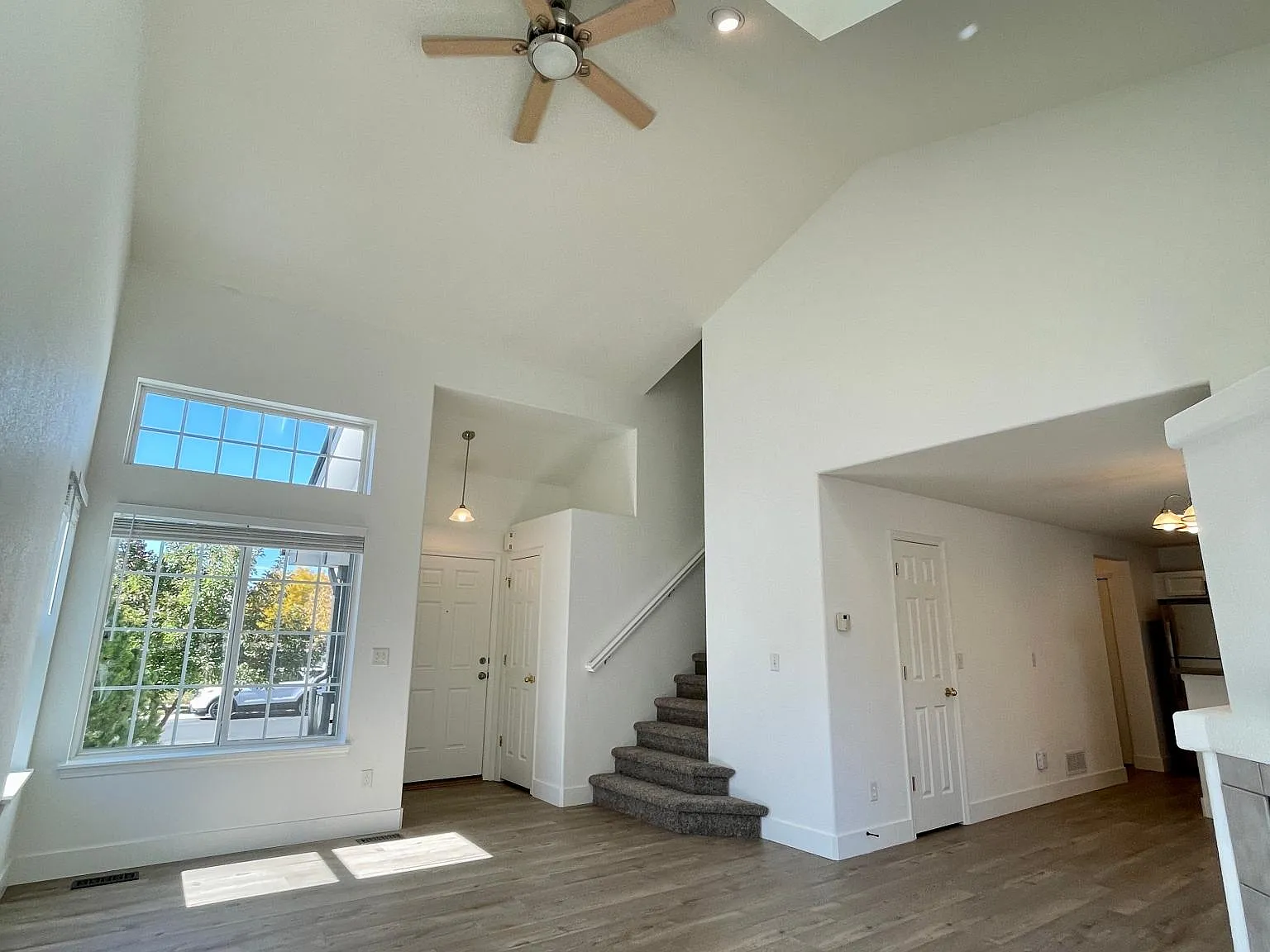 3 bed, 2.5 bath, 1486 sqft, $2,650 — Photo 4