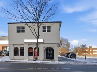 5703 Ferry St #2, Niagara Falls, ON L2G1S5