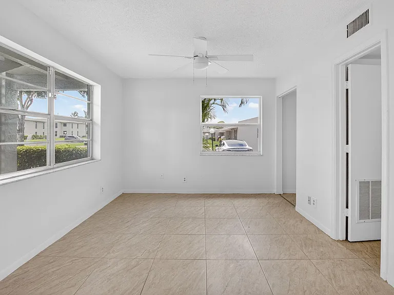 2401 Del Aire Blvd #101 — Photo 33