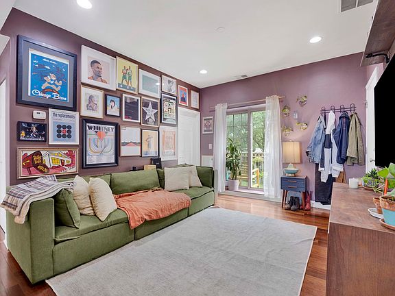 2nd image of 3516 N Hamlin Ave #3