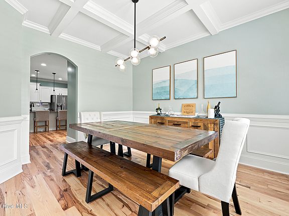 5th image of 165 Glenmoor Drive