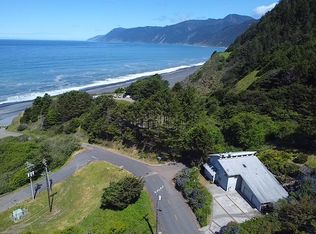 865 Beach Rd, Whitethorn, CA 95589