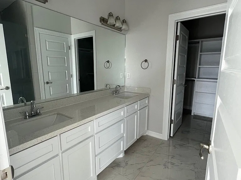 4822 Westgate Cir S — Photo 7