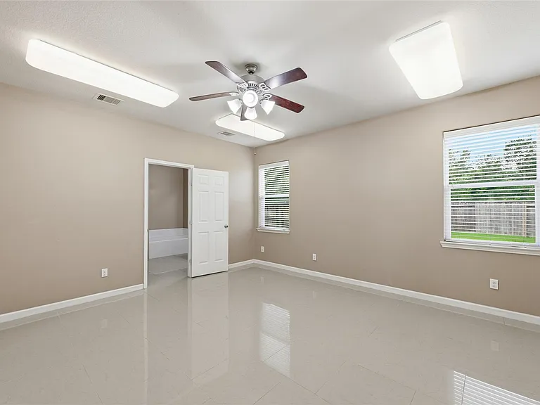 8234 Hall View Dr — Photo 14