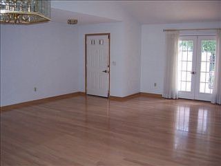 4th image of 92 Westlee Ln