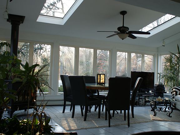 4th image of 60 Landview Dr